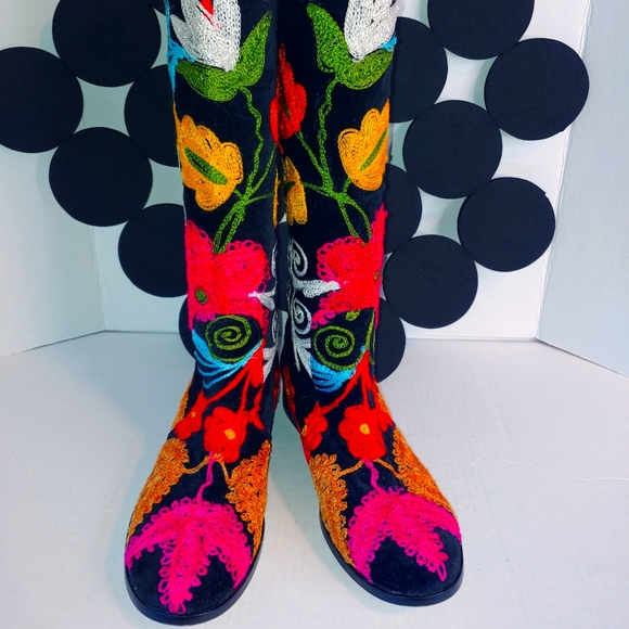 Turkish Hand Embroidered Black Boots...size 40 - Picture 2 of 11
